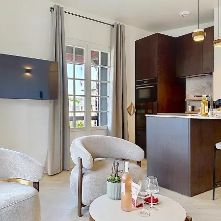 Le Morny Your Host Helper Apartman *